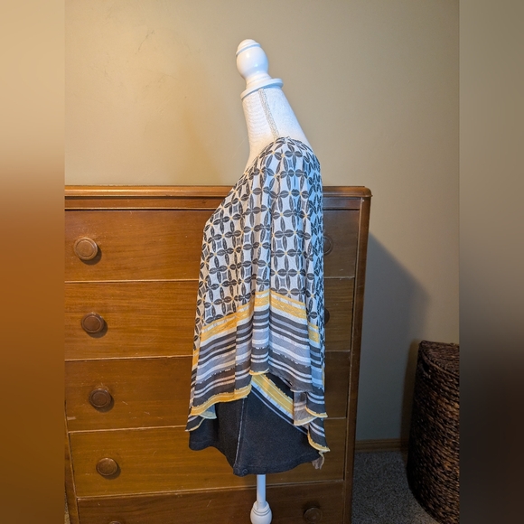 Live & Let Live Sheer Double Layer Lattice Flowy Blouse 2X - Picture 4 of 12